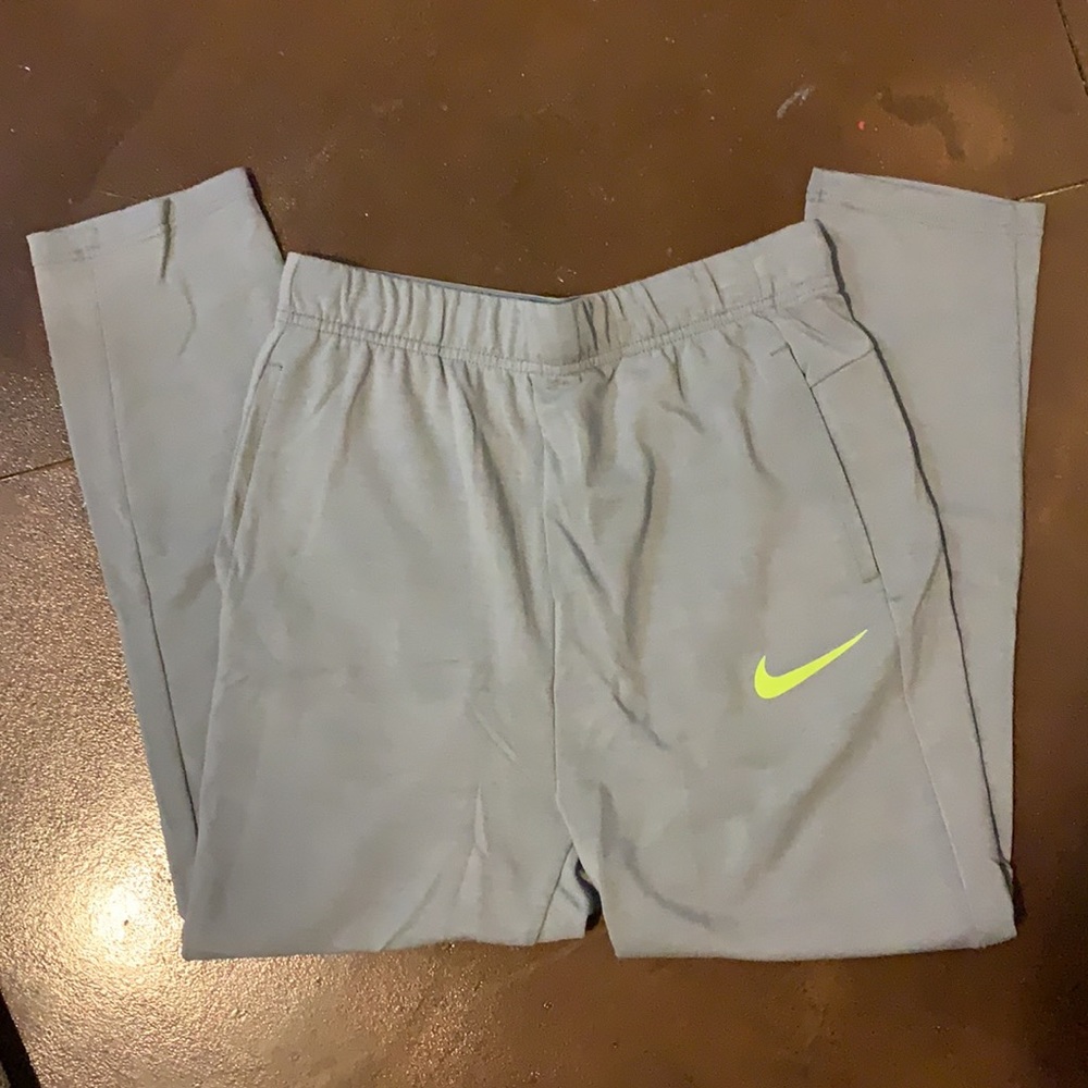 Boys XL Nike Dri-Fit sweatpants - Picture 2 of 3